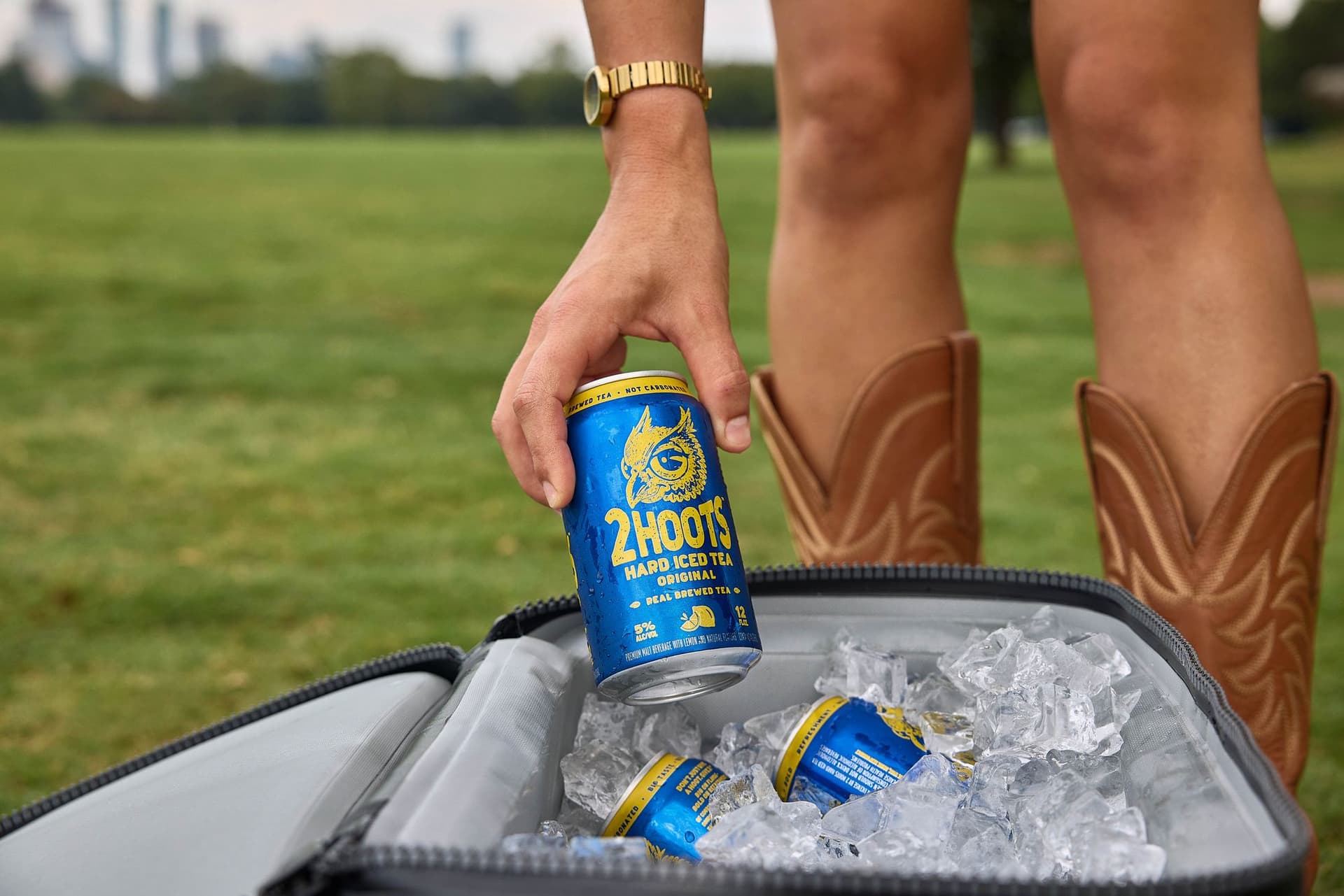 2Hoots Hard Iced Tea Food & Beverage product photography