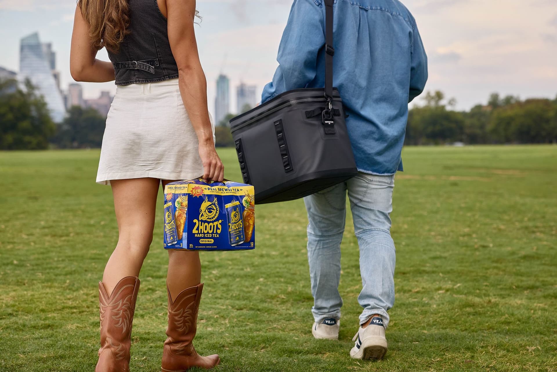 2Hoots Hard Iced Tea brand photography