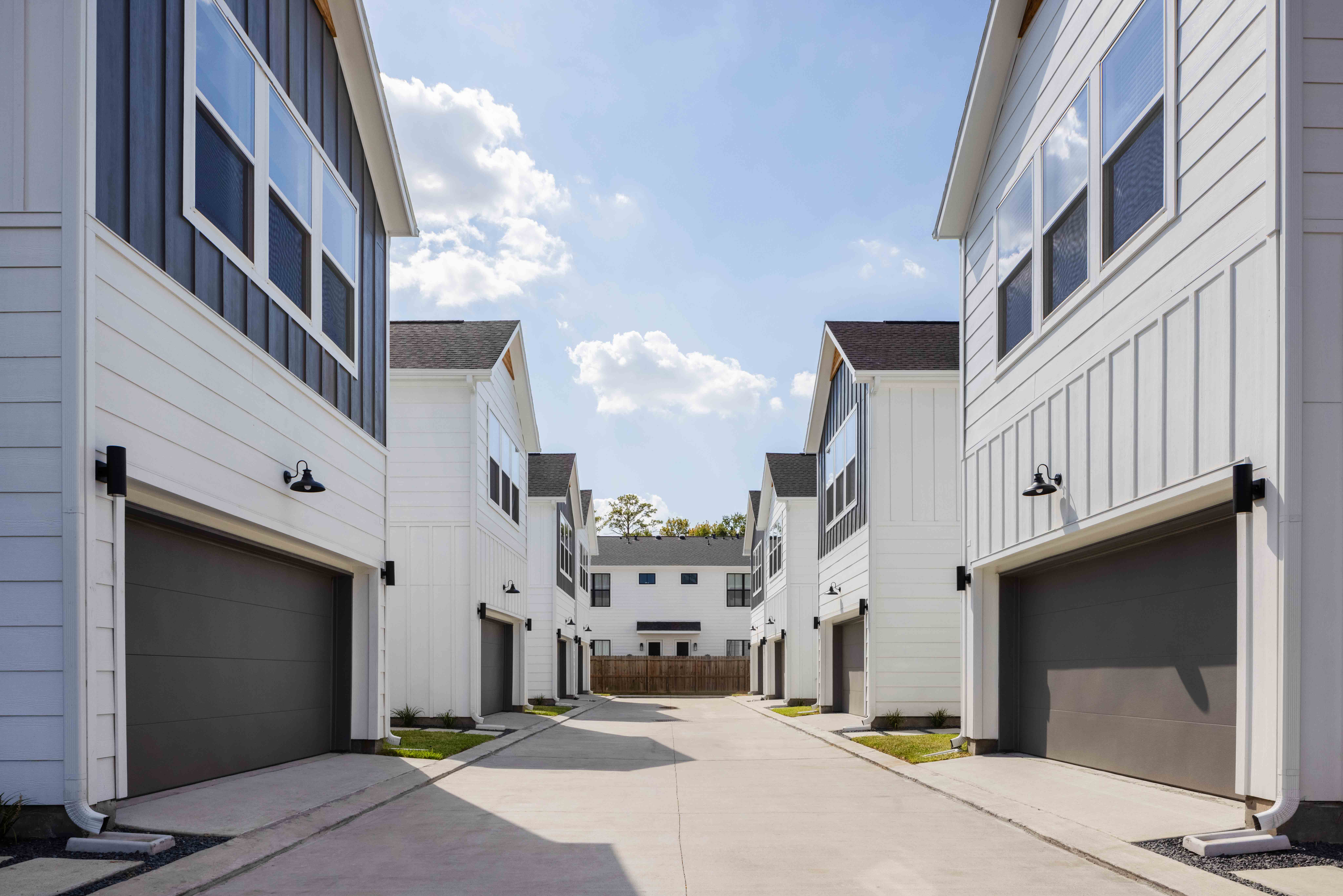 Synergy SAR commercial architecture